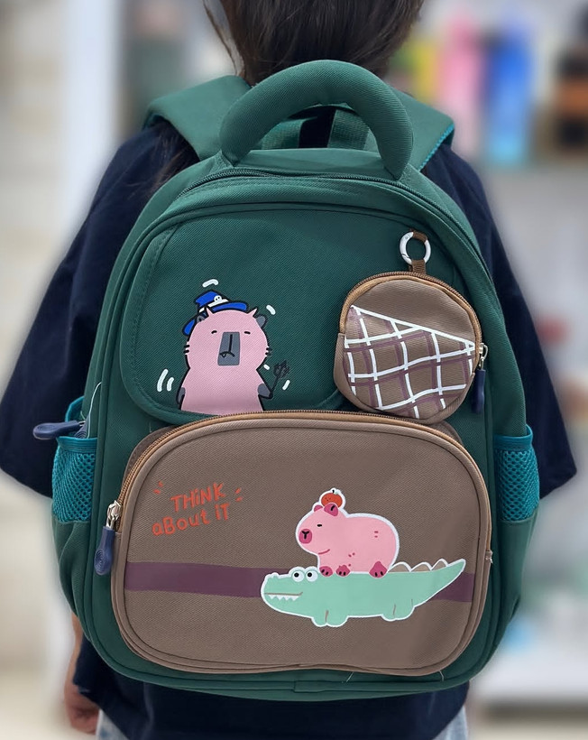 کوله پشتی مدرسه فانتزی کاپیبارا Capybara Adventure با کیف آویز