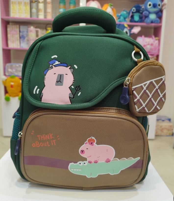 کوله پشتی مدرسه فانتزی کاپیبارا Capybara Adventure با کیف آویز